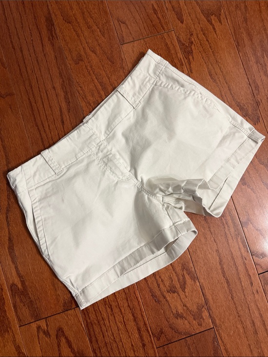 Vineyard Vines Pants - Vineyard Vines khaki lo-rise Shorts size 8